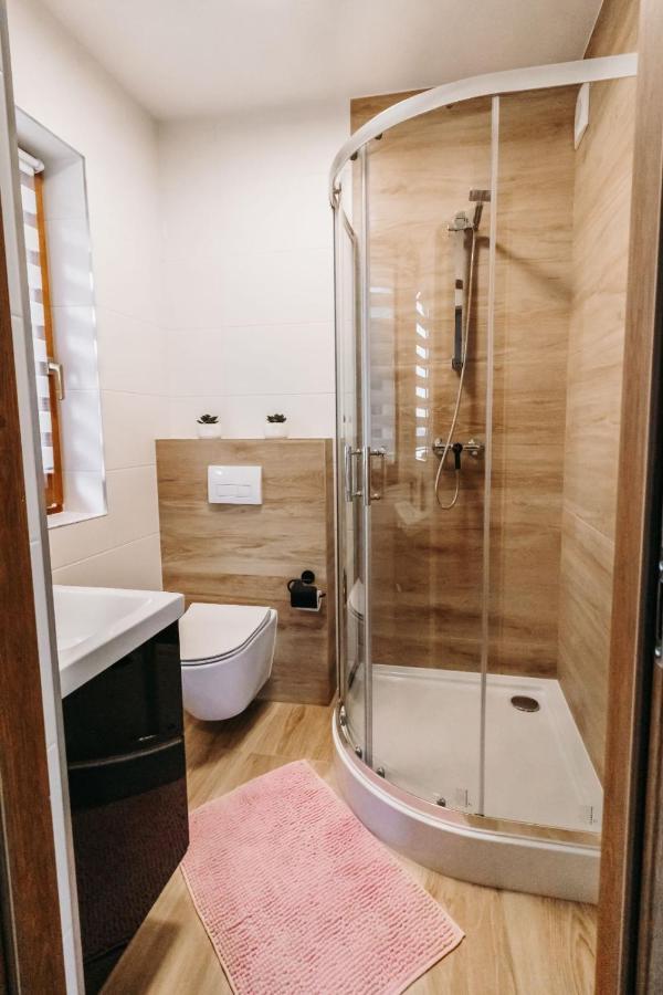 Stylove Domki Banska Nizna Domki Z Jacuzzi Dış mekan fotoğraf